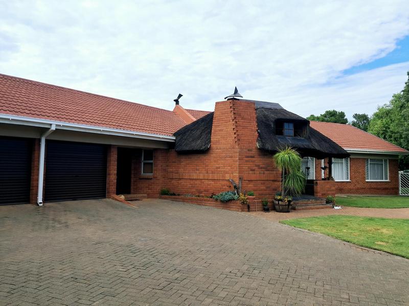 3 Bedroom Property for Sale in Langenhovenpark Free State